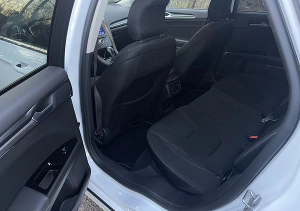 Ford Mondeo cena 93999 przebieg: 62300, rok produkcji 2021 z Kraków małe 46